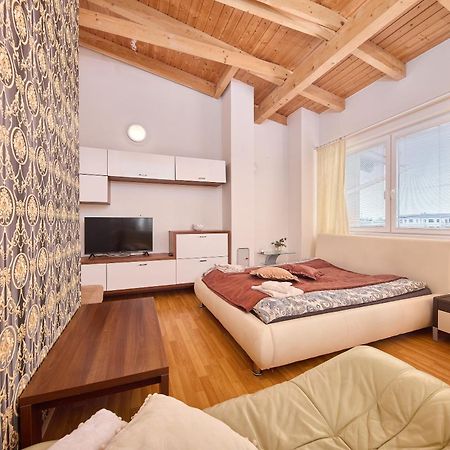 Design Apartment Bratislava Esterno foto